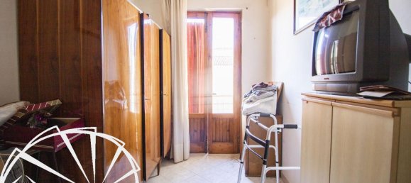 Дом с 5 комнатами в Альяна, Италия № 37597 21