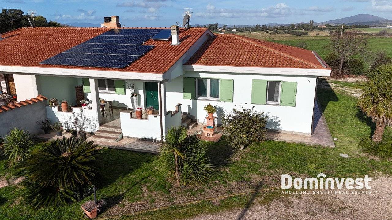 3 bedrooms Villa in Capalbio, Italy No. 30723