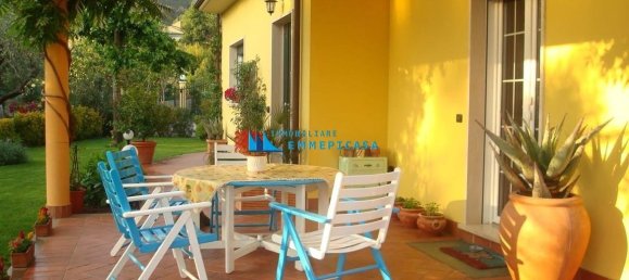 5 bedrooms Villa in Massa, Italy No. 237318 8