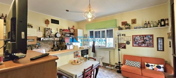 5 bedrooms Villa in Massa, Italy No. 237318 12