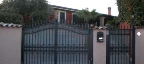 6 bedrooms House in Pomezia, Italy No. 325129 3
