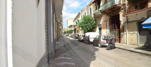 6 rooms Building in Arzano, Italy No. 24640 2