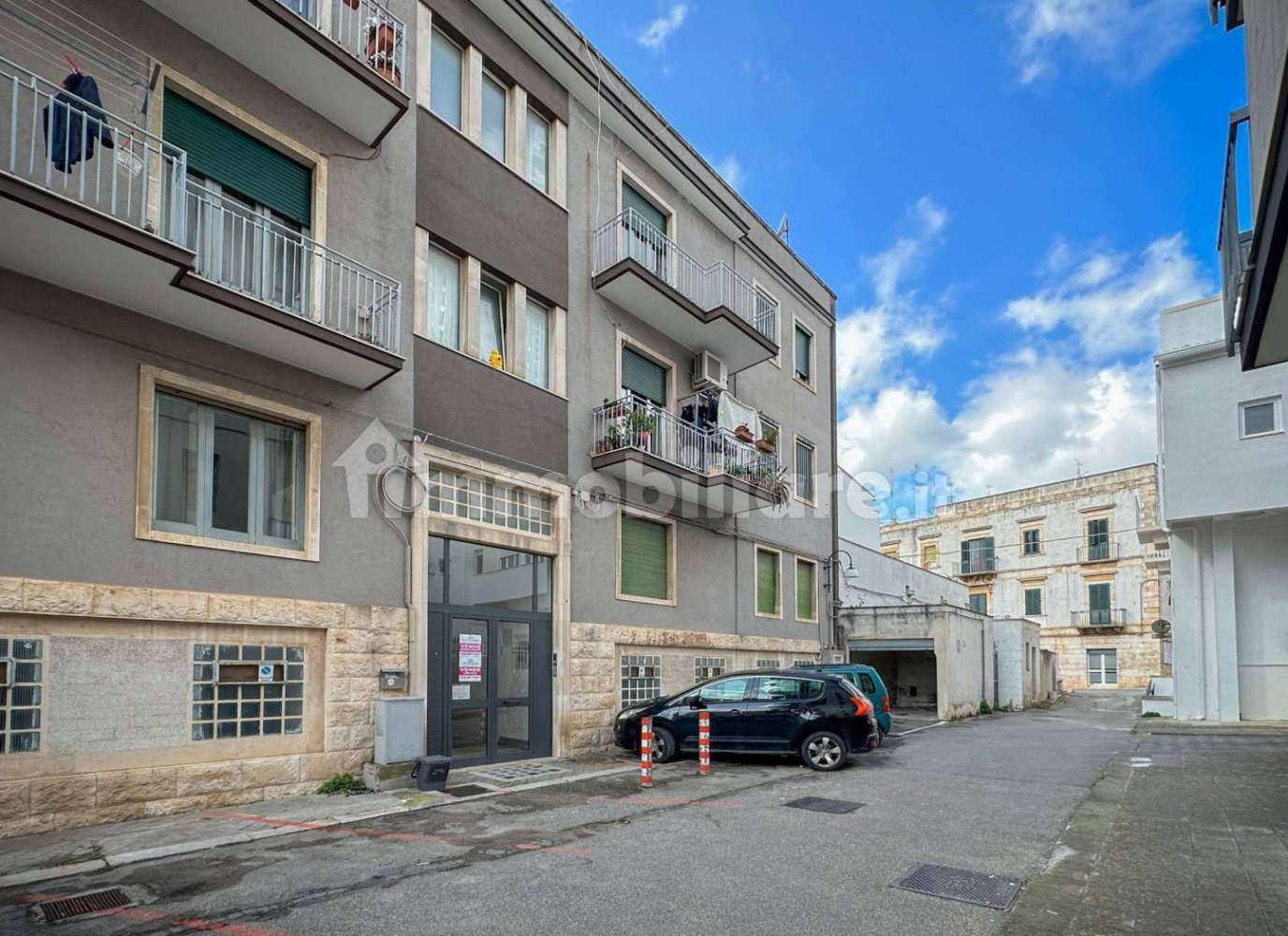 98m² Warehouse in Putignano, Italy No. 155856