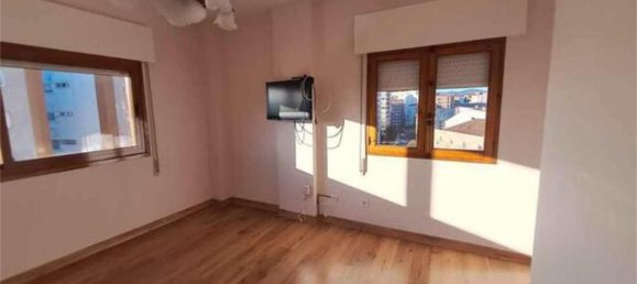 4 Schlafzimmer Wohnung in Pontevedra, Spain, Nr. 140753 9