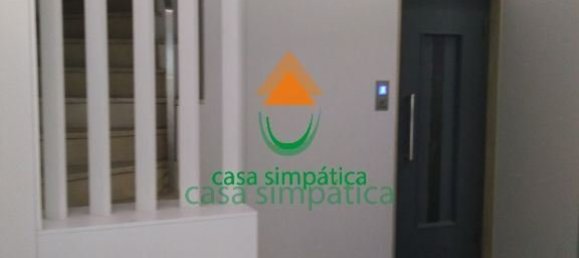 4 bedrooms Apartment in Porto, Portugal No. 78917 9