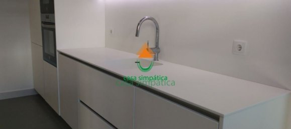 4 bedrooms Apartment in Porto, Portugal No. 78917 3