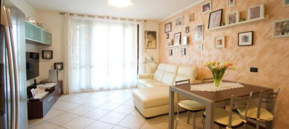 2 bedrooms Apartment in Cisliano, Italy No. 372578 3