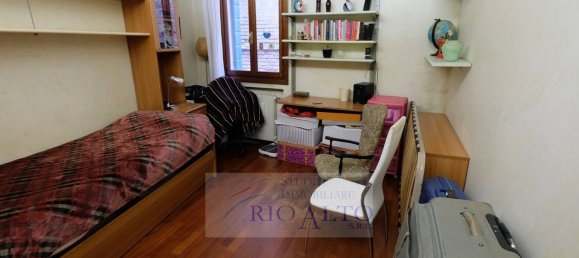 9 rooms Apartment in Venice, Italy No. 219832 4