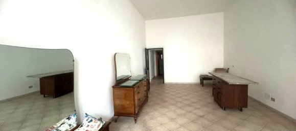 60m² Commercial property in Cecina, Italy No. 215937 10