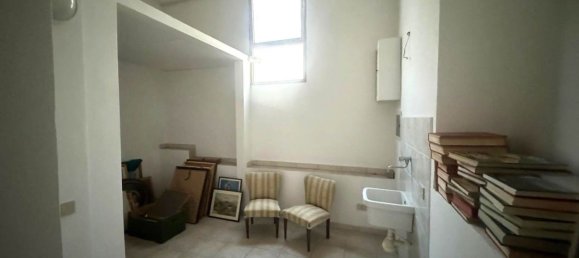 60m² Commercial property in Cecina, Italy No. 215937 6