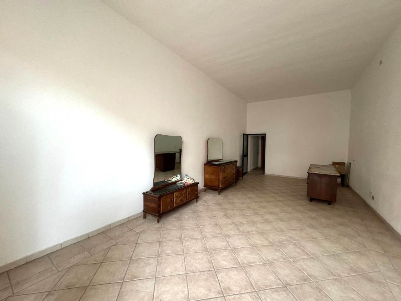 60m² Commercial property in Cecina, Italy No. 215937