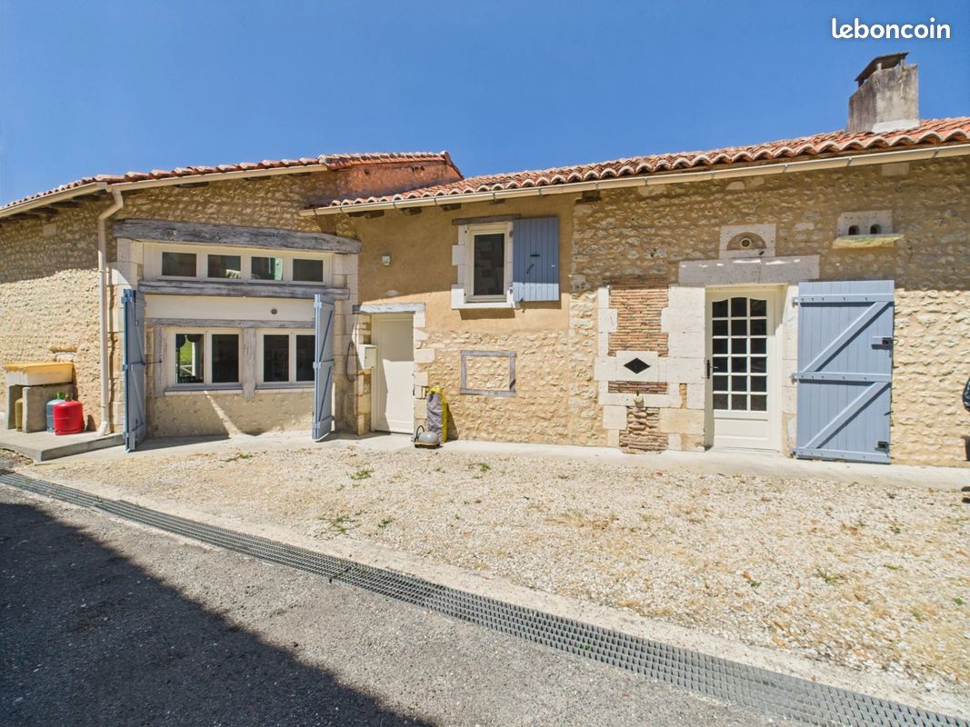 4 Schlafzimmer Haus in Charente, France, Nr. 335447