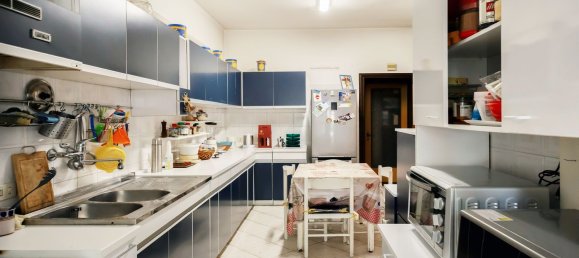 6 rooms Apartment in Rome, Italy No. 147579 29