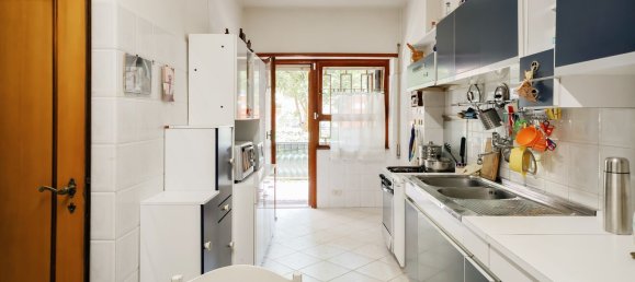 6 rooms Apartment in Rome, Italy No. 147579 26