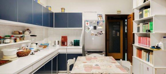 6 rooms Apartment in Rome, Italy No. 147579 31