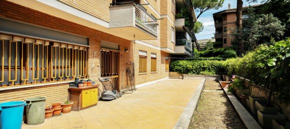 6 rooms Apartment in Rome, Italy No. 147579 2