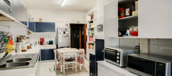 6 rooms Apartment in Rome, Italy No. 147579 28