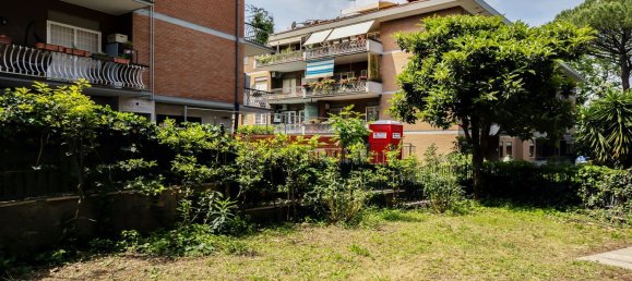 6 rooms Apartment in Rome, Italy No. 147579 5