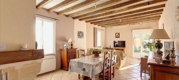 3 chambres Maison à Château-Renault, France No. 210465 10