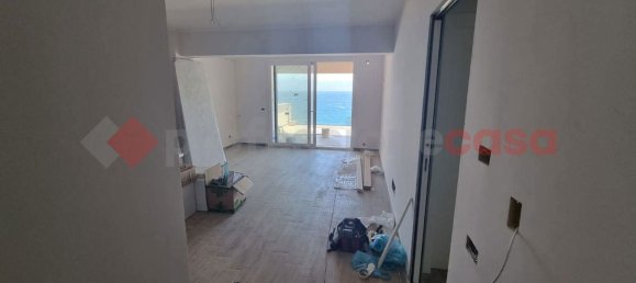 Квартира с 3 спальнями в Мессина, Италия № 333036 4