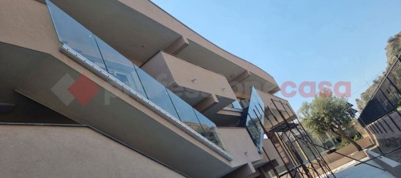 Квартира с 3 спальнями в Мессина, Италия № 333036 2