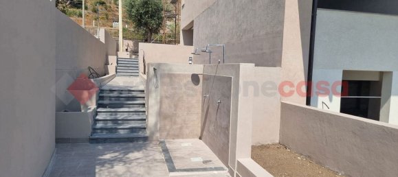 Квартира с 3 спальнями в Мессина, Италия № 333036 3