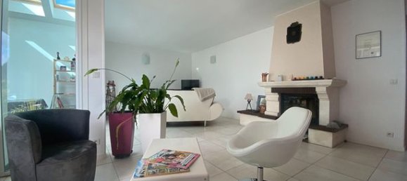 4 bedrooms House in Evreux, France No. 362123 6