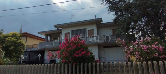 6 rooms House in Loreto Aprutino, Italy No. 279889 43