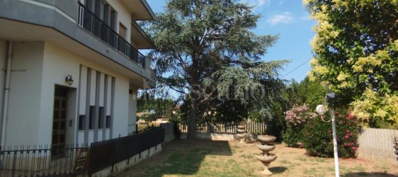 6 rooms House in Loreto Aprutino, Italy No. 279889 4