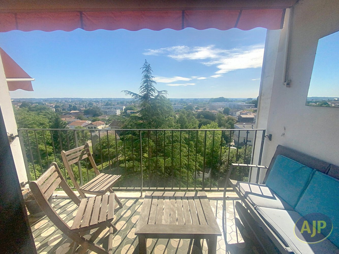4 bedrooms Apartment in Talence, France No. 277843