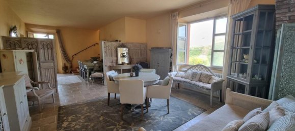 Villa de 4 dormitorios en Volterra, Italy No. 130411 12