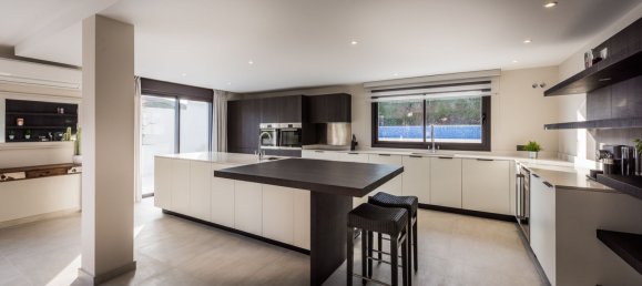 Villa de 5 dormitorios en Marbella, Spain No. 136604 4