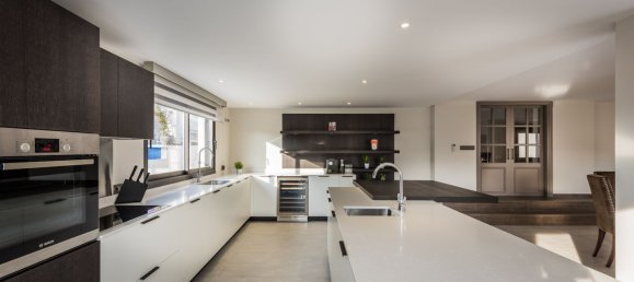 Villa de 5 dormitorios en Marbella, Spain No. 136604 3