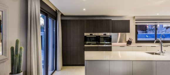 Villa de 5 dormitorios en Marbella, Spain No. 136604 5