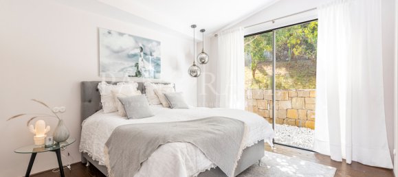 6 bedrooms Villa in Marbella, Spain No. 18988 19