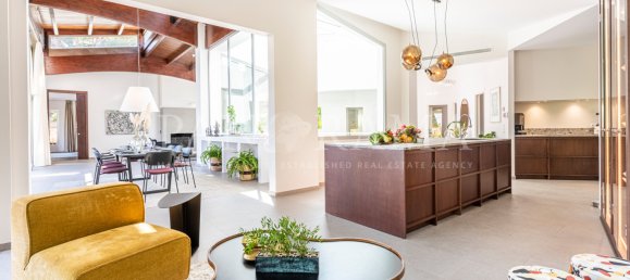 6 bedrooms Villa in Marbella, Spain No. 18988 2