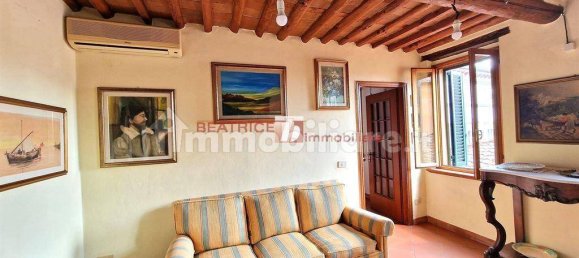 Apartamento de 3 dormitorios en Lucca, Italy No. 99553 8