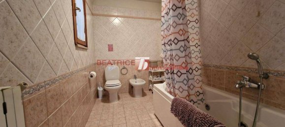 Apartamento de 3 dormitorios en Lucca, Italy No. 99553 34