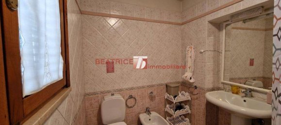 Apartamento de 3 dormitorios en Lucca, Italy No. 99553 36