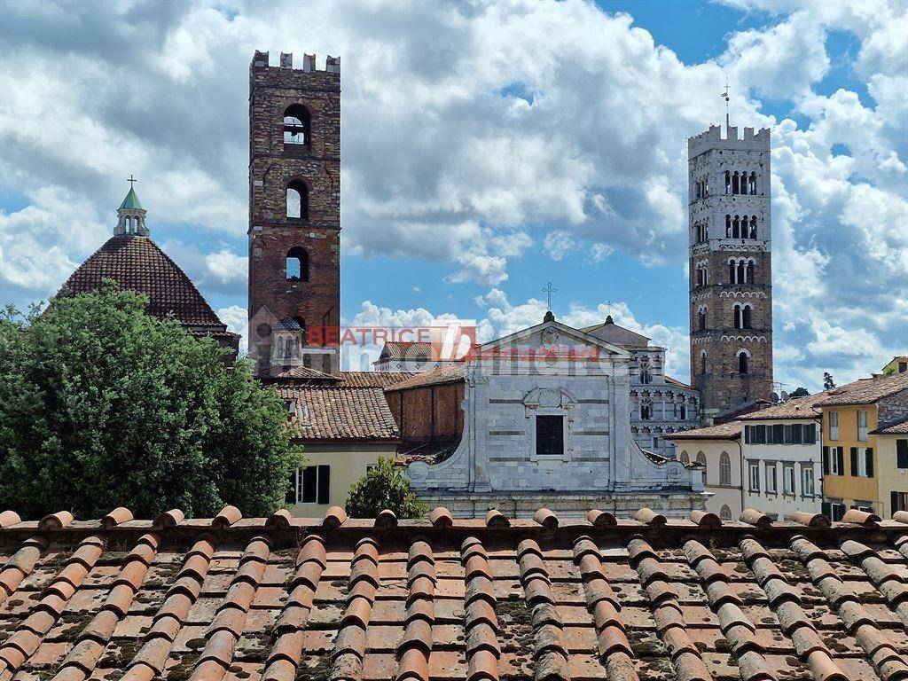 Apartamento de 3 dormitorios en Lucca, Italy No. 99553
