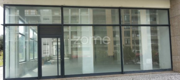 541m² Commercial property in Viseu, Portugal No. 87176 10