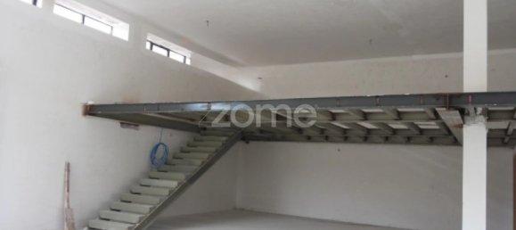 541m² Commercial property in Viseu, Portugal No. 87176 4