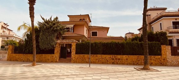 5 bedrooms House in Los Alcazares, Spain No. 149313 6