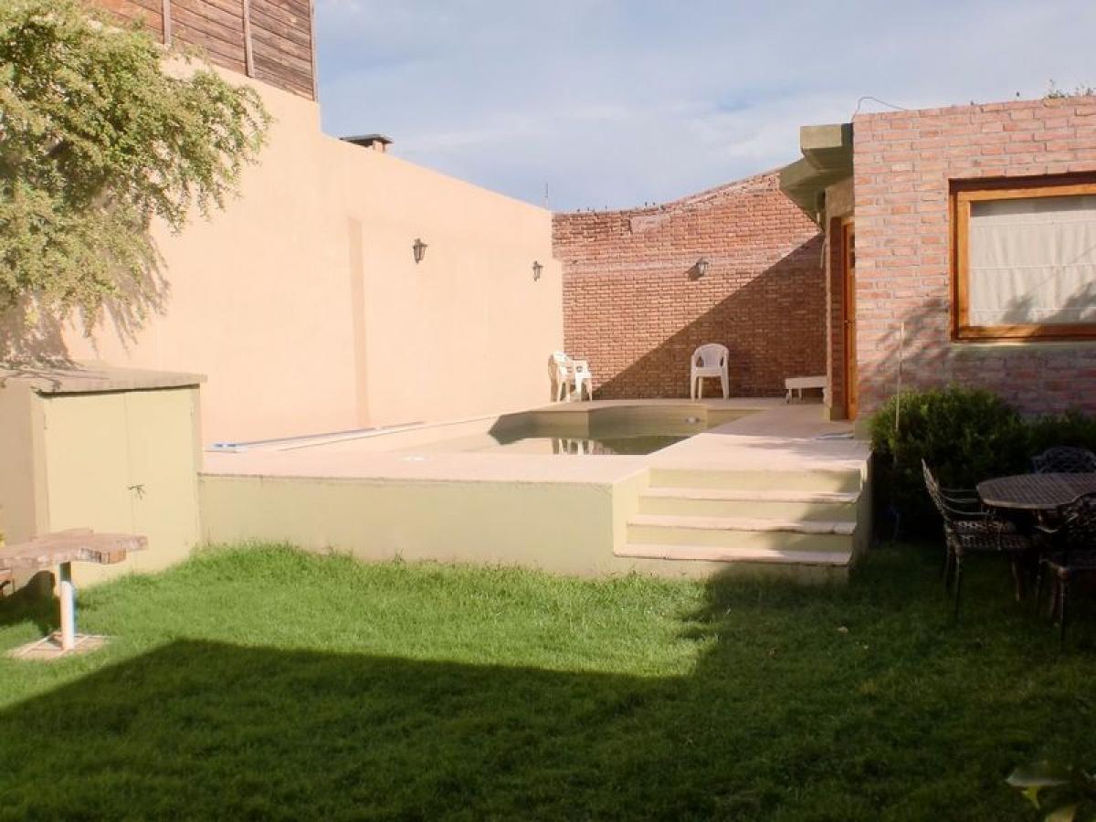 4 bedrooms House in Buenos Aires, Argentina No. 83640