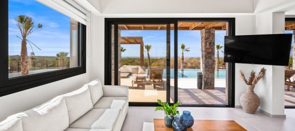 Villa de 4 dormitorios en Hersonissos, Greece No. 2517 3