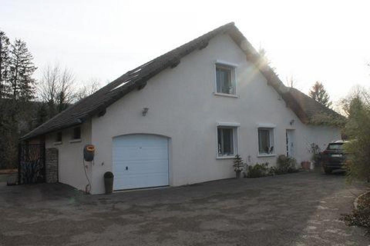 Casa de 5 dormitorios en Martignat, France No. 28033