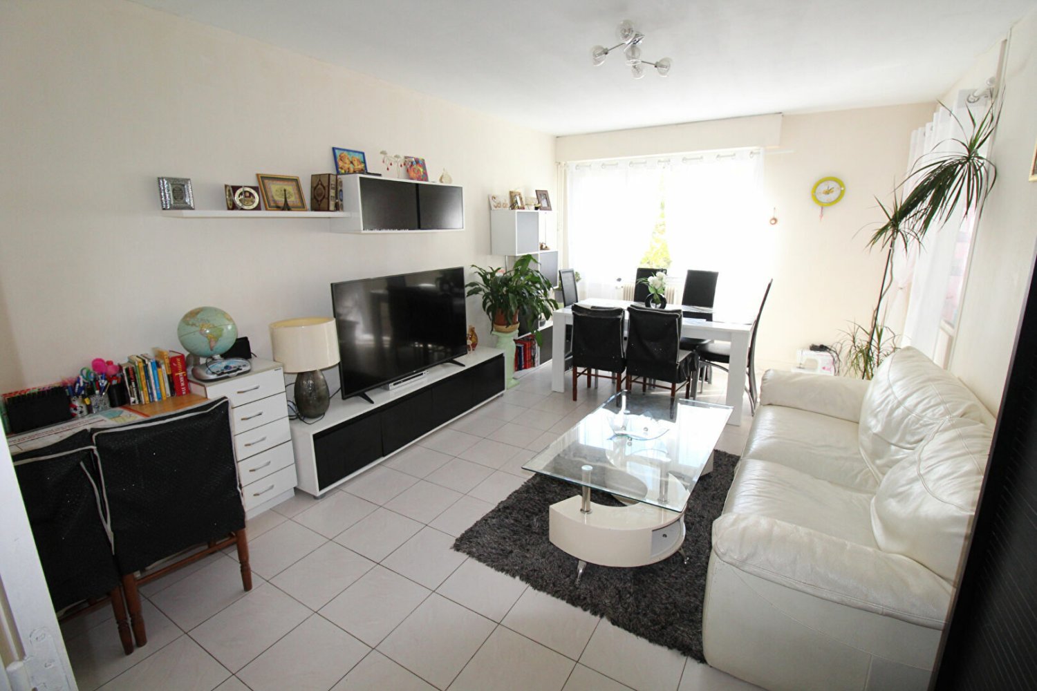 Apartamento de 2 dormitorios en Chartres, France No. 240720