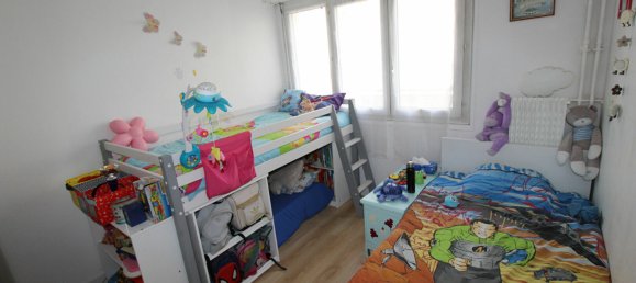 Apartamento de 2 dormitorios en Chartres, France No. 240720 4