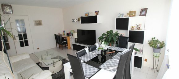 Apartamento de 2 dormitorios en Chartres, France No. 240720 2