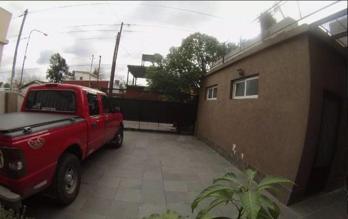 3 bedrooms House in Moron, Argentina No. 6585